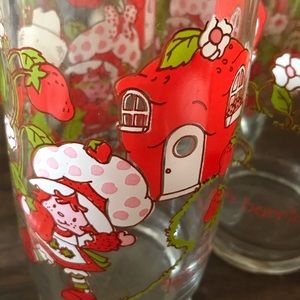 Strawberry shortcake glasses